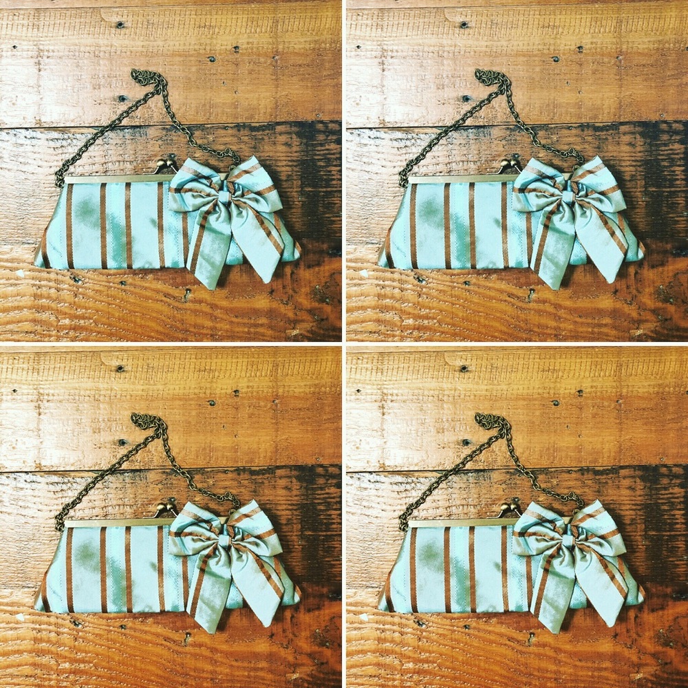 FREE W/ $25 purchase satin clutch Vtg gold & blue